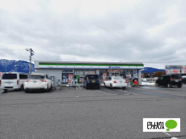 ファミリーマート養老宇田店：1490m