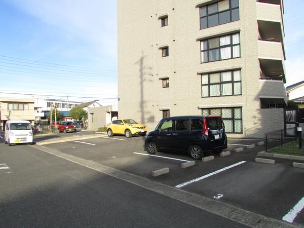 キャッスルハイツ西島町 駐車場