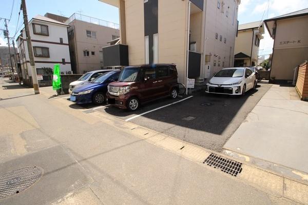 カリーノ薬師（102） 駐車場