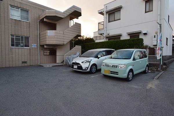 エクセレント武岡台（202） 駐車場