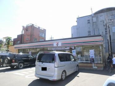 セブンイレブン鹿児島護国神社前店：361m