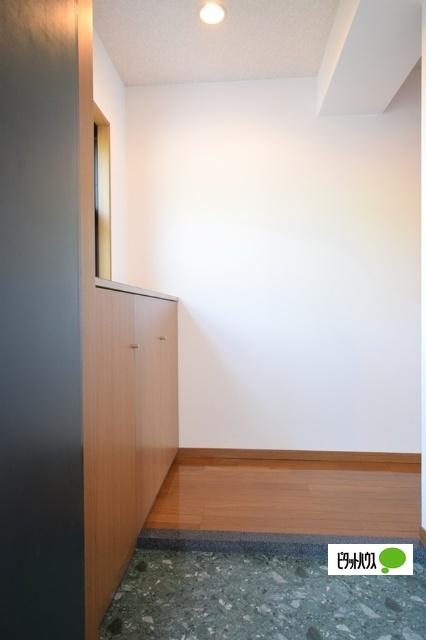 れいめい本館（201） 玄関