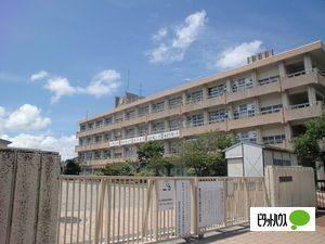 鹿児島市立草牟田小学校：1105m