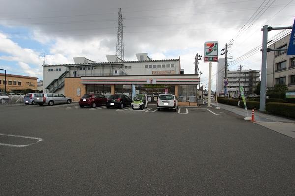 セブンイレブン富山太郎丸西町店：609m