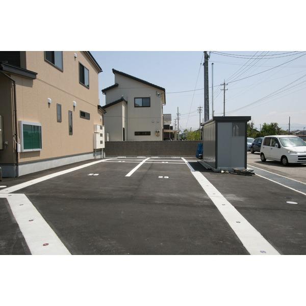 ファイン朝菜町Ａ棟（2） 駐車場