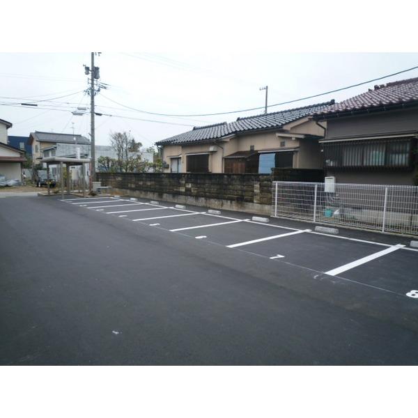 ナチュラルヴィレッジ町村Ⅰ　A棟（2） 駐車場
