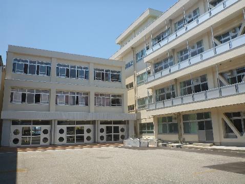富山市立新庄小学校：1007m