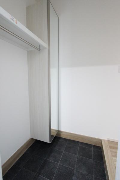 El vita四ツ葉町（102） 玄関