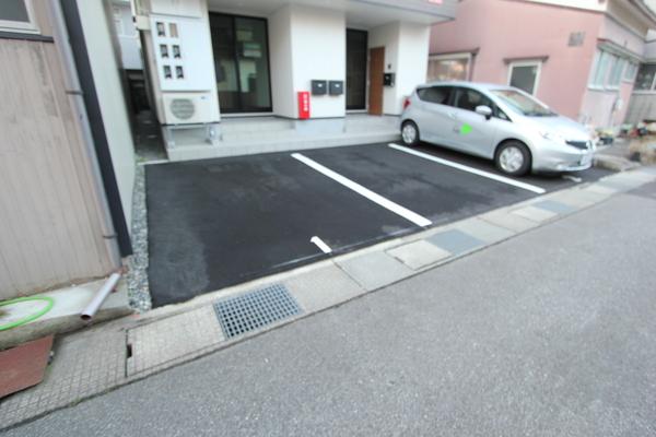 ナチュラルヴィレッジ西田地方（101） 駐車場