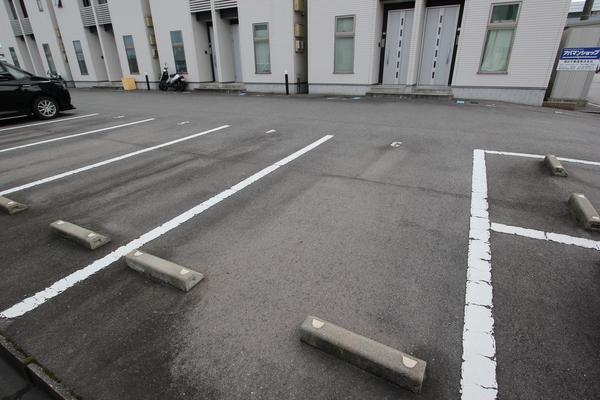 Prime　Square（105） 駐車場