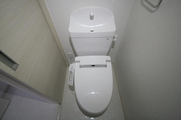 White　Square（101） トイレ