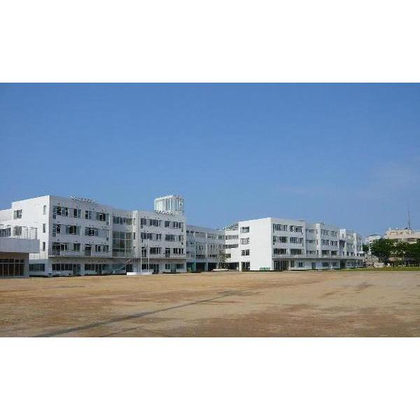 富山市立芝園小学校：555m