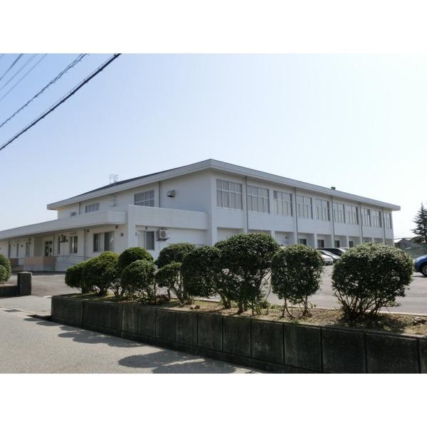 富山市立新庄中学校：489m