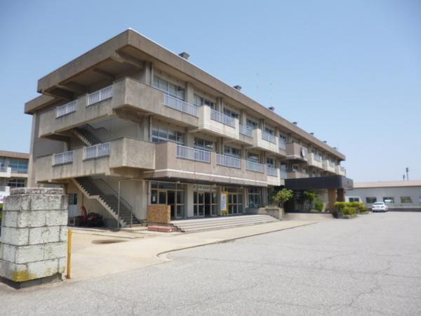 富山市立広田小学校：1181m