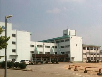 富山市立奥田中学校：2306m