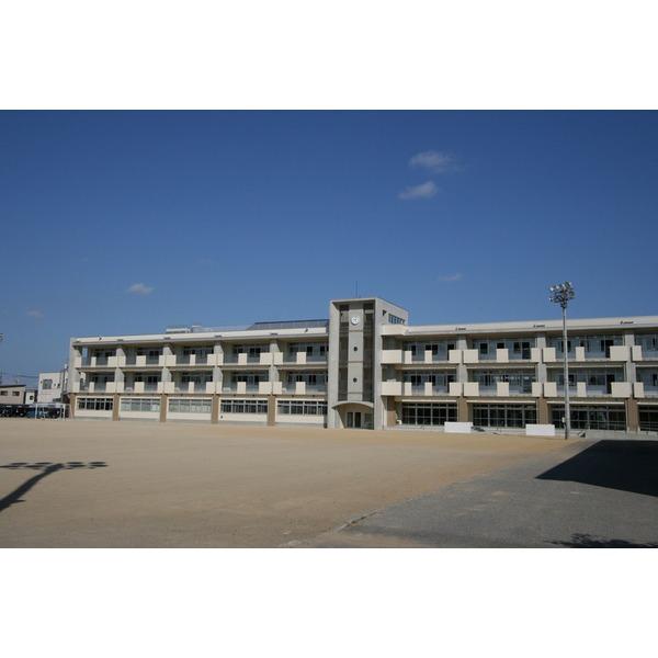 富山市立藤ノ木小学校：802m