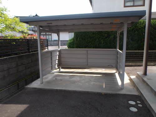 アンベリール（205） 駐車場