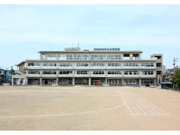 富山市立西田地方小学校：623m