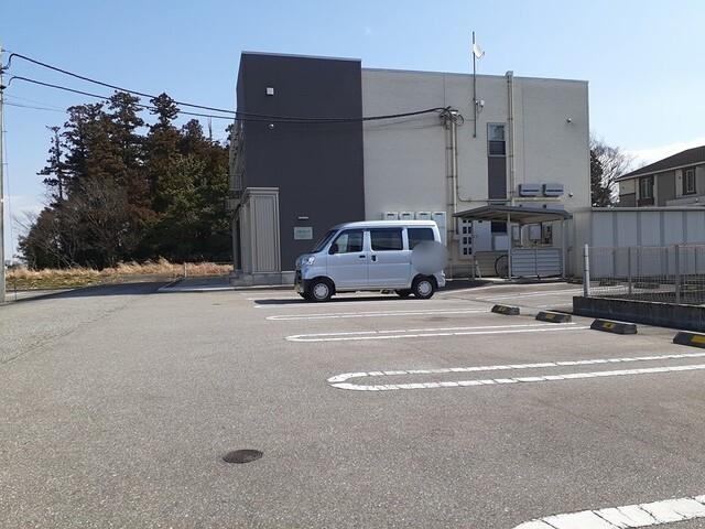 ヴィル・フォーレⅣ（203） 駐車場