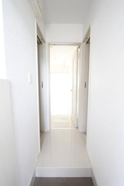 White　Square（202） 玄関