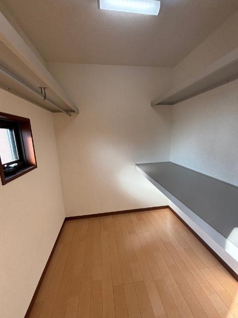 グランシティ萌（B106） 収納