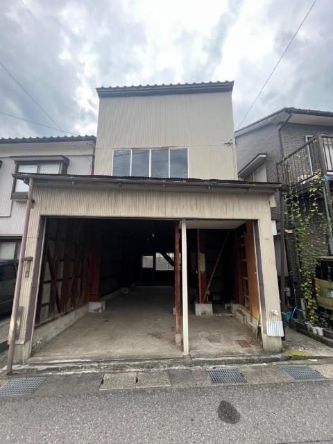 富山市西中野町倉庫（1） 玄関