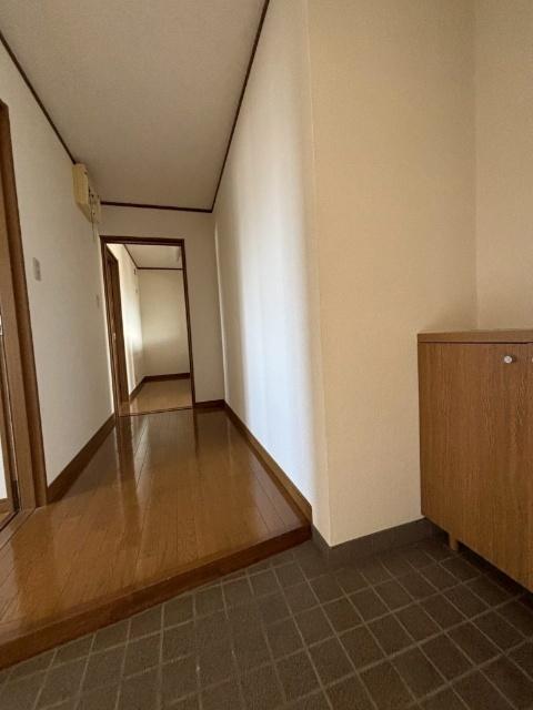 向日葵館（202） 玄関