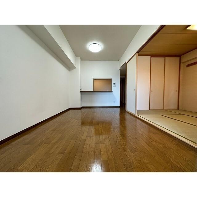 エグゼ富山（808） リビング