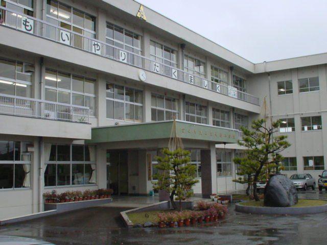 富山市立山室中部小学校：779m