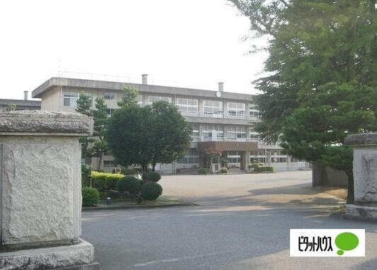 富山市立西部中学校：879m