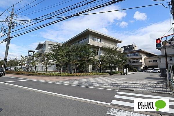富山市立鵜坂小学校：784m