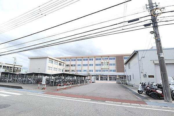 富山市立速星中学校：1552m