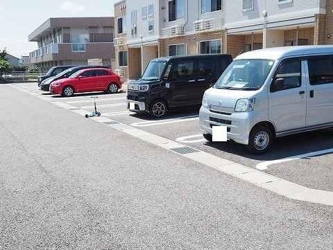 ニューシティ下堀Ⅱ（203） 駐車場