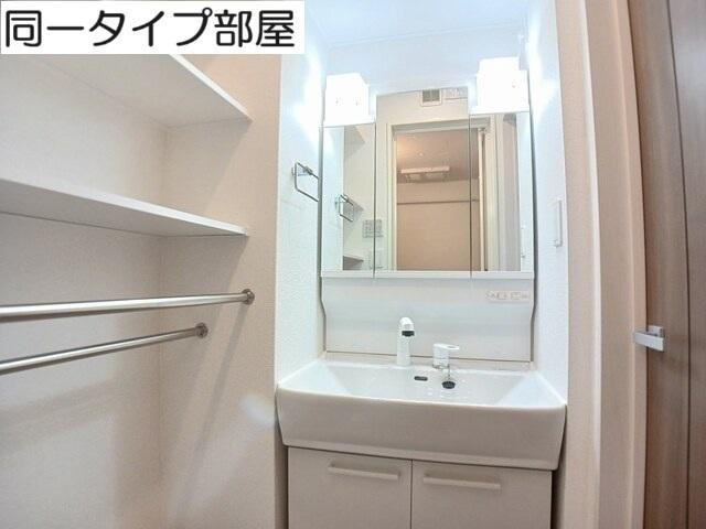 メゾン　ラ　ヴェール（102） 洗面