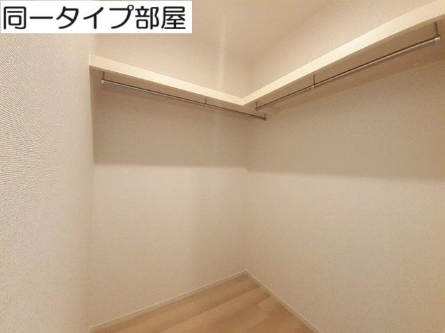 メゾン　ラ　ヴェール（103） 収納