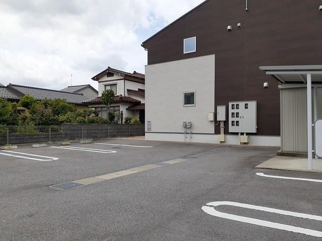 ラ　コリーヌ（103） 駐車場