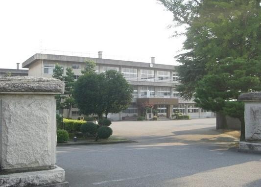 富山市立西部中学校：648m