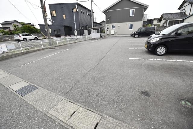 D-room下堀（202） 駐車場