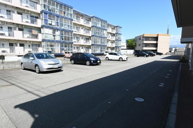 アバンウェル田中町　A棟（102） 駐車場