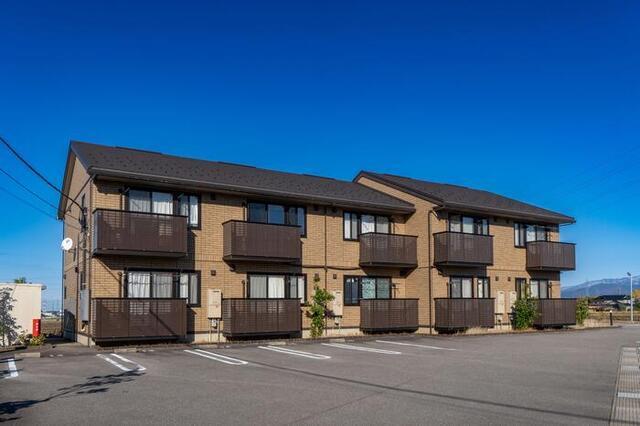  築9年 2階建の賃貸物件