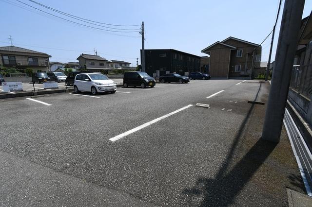 カーサリベルテ（101） 駐車場