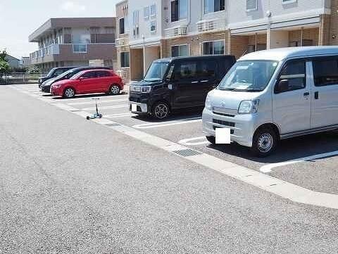 ニューシティ下堀Ⅱ（203） 駐車場