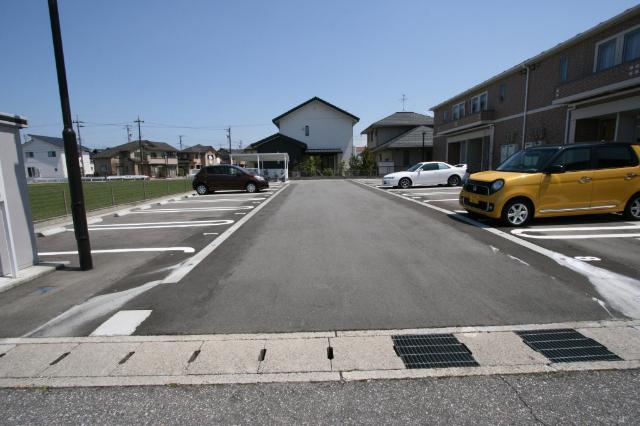 カーサ　アマティ 駐車場