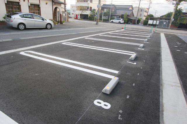 リ・ルミエール（101） 駐車場