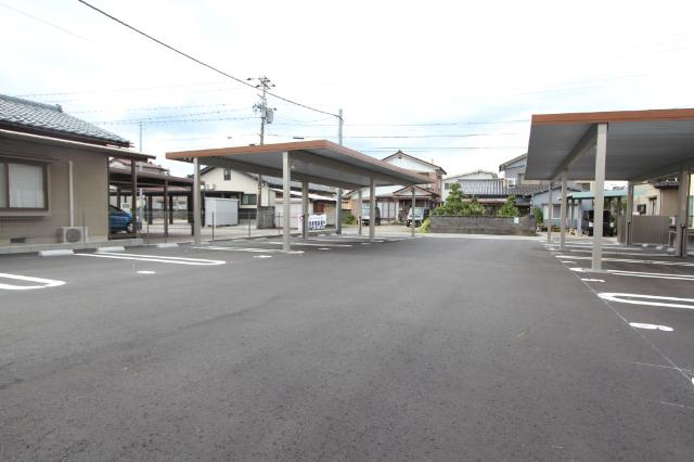 Grand・Lead（102） 駐車場