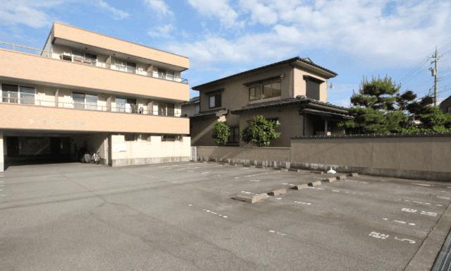 ディアコート天正寺（306） 駐車場
