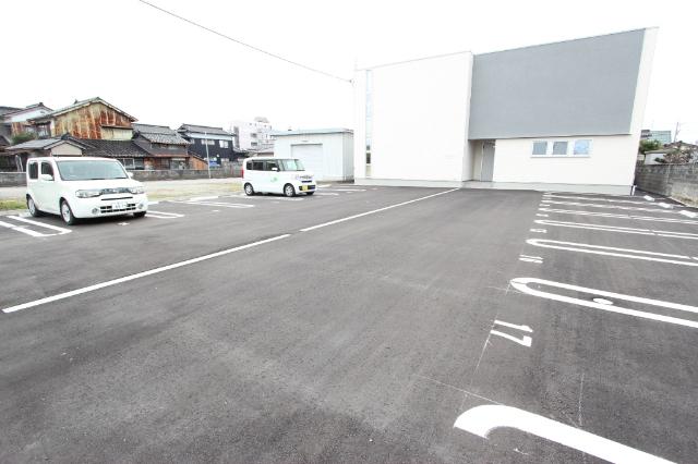 INTEGRAL向新庄（105） 駐車場