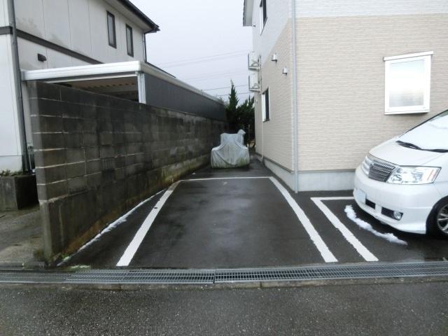 プリマヴェーラ　（202） 駐車場