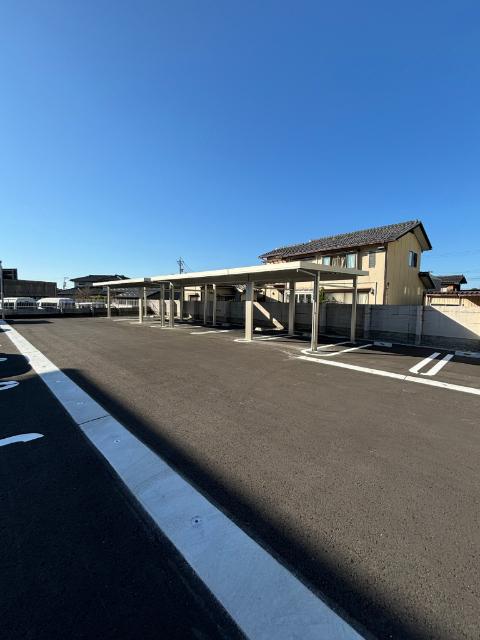 ミライエ・ルッソ（102） 駐車場