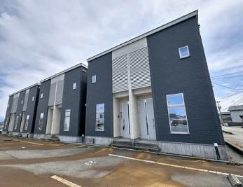 オークスカナルパークホテル富山前駅より徒歩22分 築13年2ヶ月 2階建の賃貸物件
